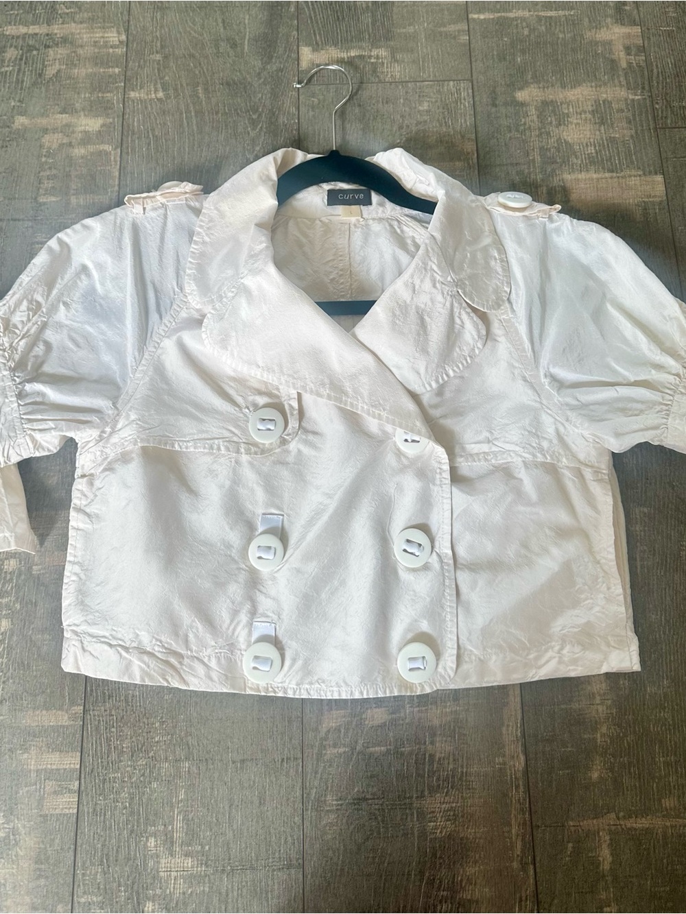Curve Silk Short Sleeve Collared Button Up Crop Ivory colored Jacket M/6 Pockets